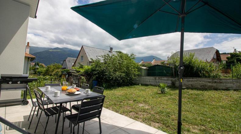 Gite L'Angelique Fleurs Des Pyrenees Argeles-Gazost Exterior photo